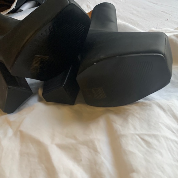 Messeca Anckle boots size 6.5 NEW - Picture 5 of 5